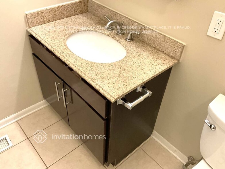 Building Photo - 433 Janine Ln