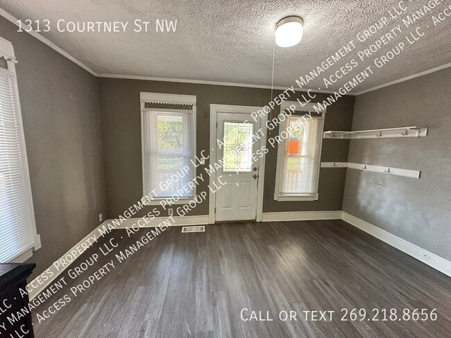 Building Photo - 1313 Courtney St NW