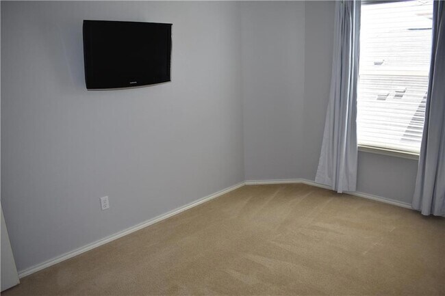 Building Photo - 108 Quarry Ln