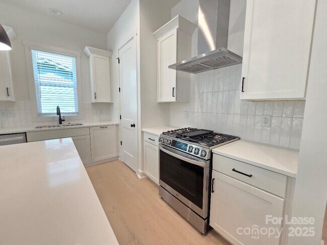 Building Photo - 511 Bowman Rd