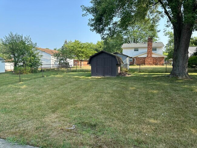 Building Photo - 180 Bombay Ave