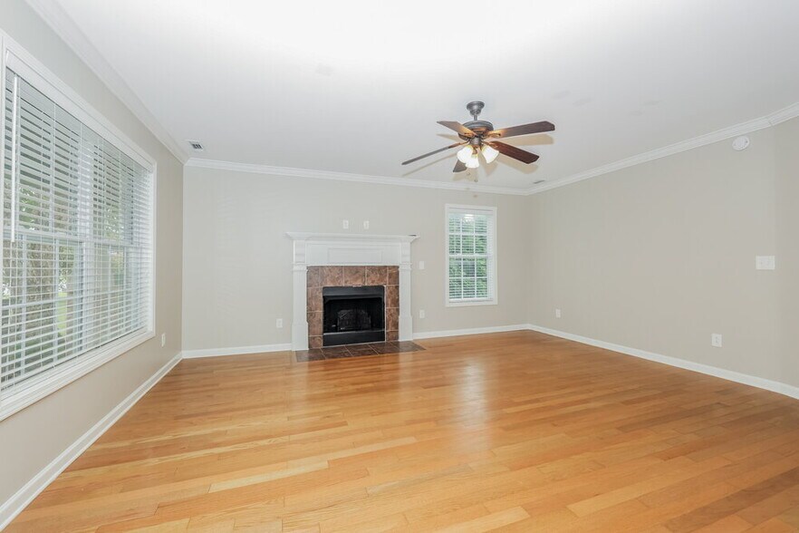 Building Photo - 3605 Jerry Anderson Dr