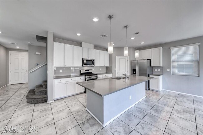 Building Photo - 3028 Gravino Ave