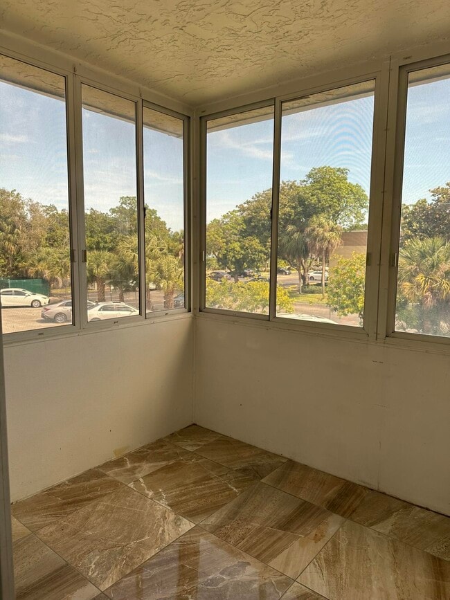 Building Photo - 500 Bonnie Blvd