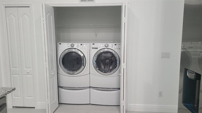 Building Photo - 10006 Brodbeck Blvd