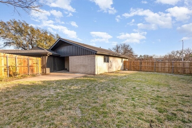 Building Photo - 13507 Rawhide Pkwy