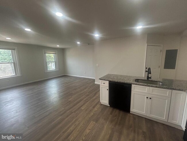 Building Photo - 127 Haws Ave
