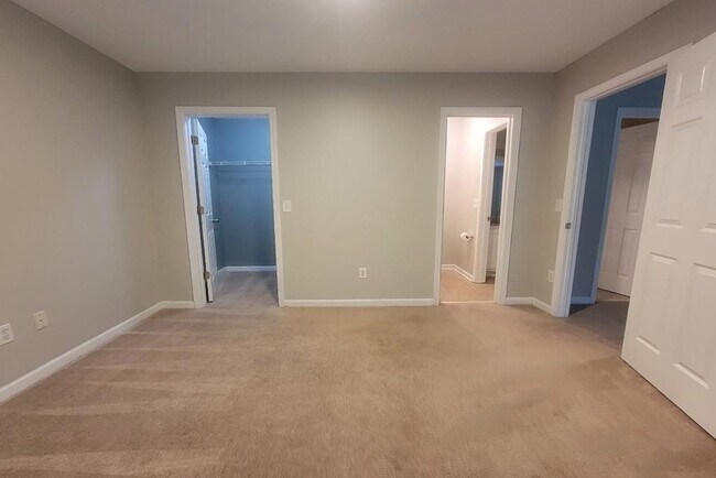 Building Photo - 3110 Crest Ridge Cir SW