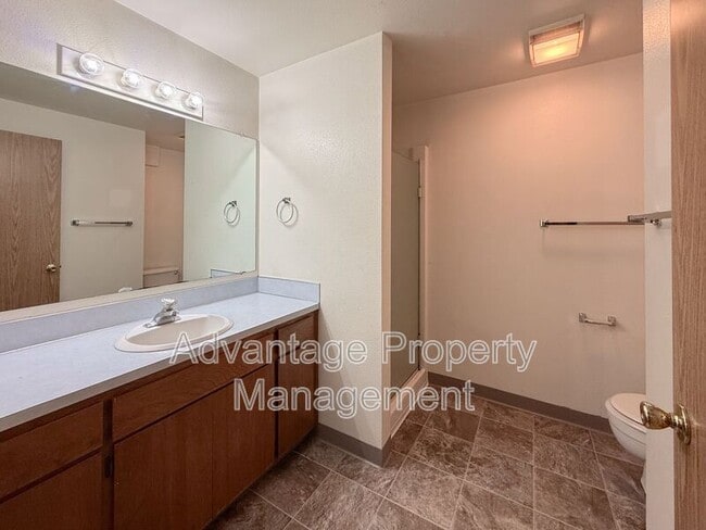 Building Photo - 240 S Monmouth Ave