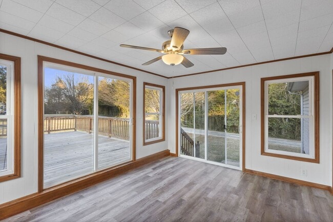 Building Photo - Charming 3 Bedroom Home for Rent!