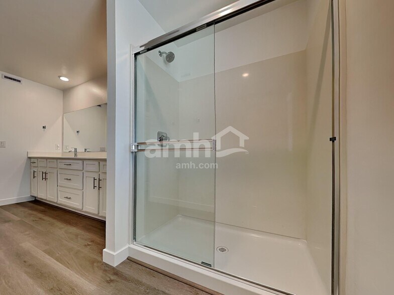 Building Photo - 6462 E Paseo Alga