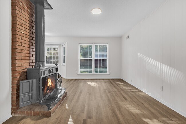 Building Photo - 8493 Cedarbrush Dr