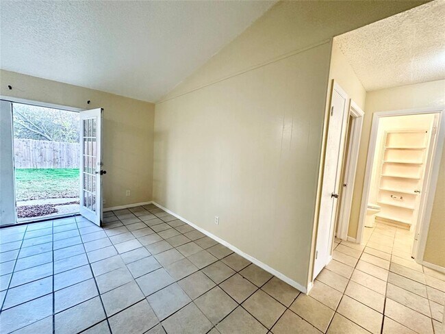 Building Photo - 7221 Ellington Cir