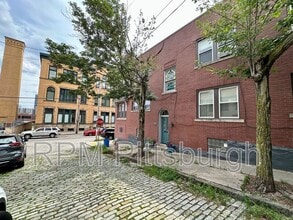 Building Photo - 1101 Linden Pl