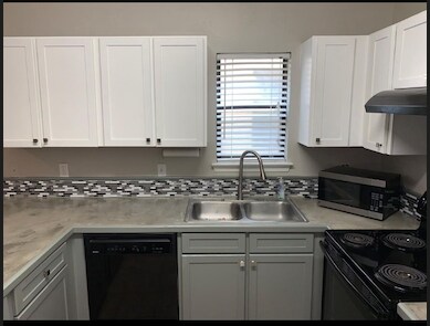 Updated kitchen - 5131 Butter Creek Ln