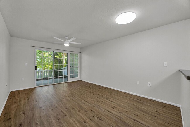 Building Photo - Fully Remodeled 2-Bedroom, 2-Bath Condo – Keonekai Villages #27-105