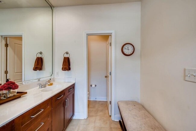 Building Photo - 6001 Brookside Oak Cir