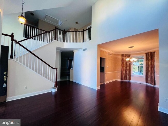 Building Photo - 115 Topaz Cir