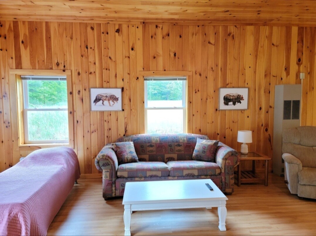 Living Room - 2050 N Haze Rd