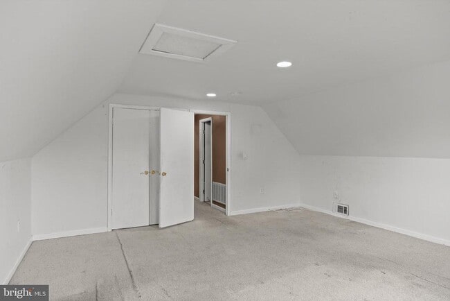Building Photo - 35 Medallion Ln