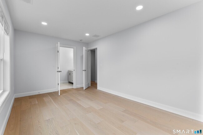 Building Photo - 183 Vesper St