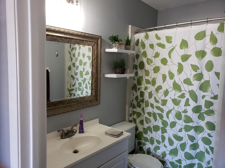 Bath - 501 2nd St S