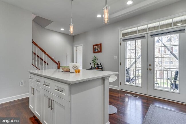 Building Photo - 742 Collington Ct
