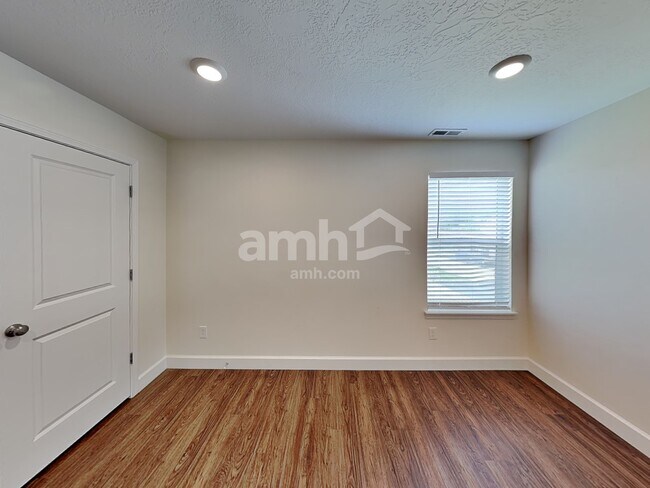 Building Photo - 4359 N Morgan Way