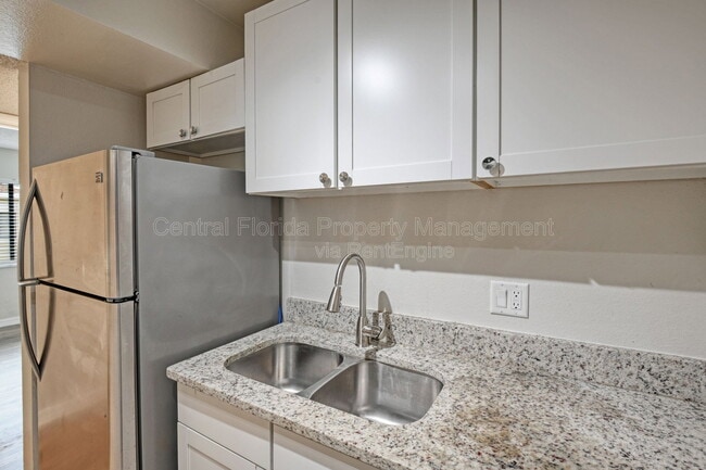 Building Photo - 3282 S Semoran Blvd