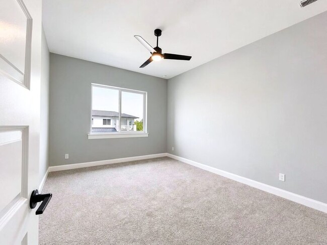 Building Photo - 1156 Windjammer Dr