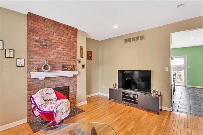 Building Photo - 3127 Josephine St