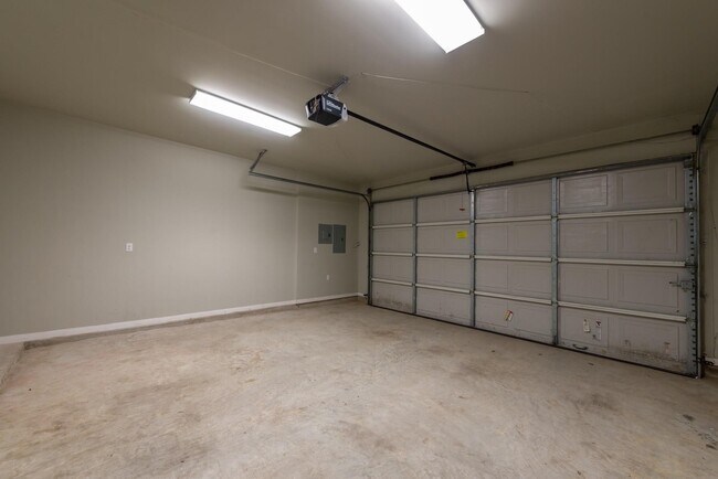 Building Photo - 734B Allston St