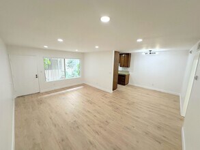 Building Photo - Vintage & Gorgeous 1bd/1ba unit in Sherman...