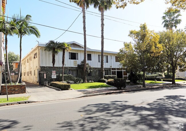 Building Photo - 1311 N Ross St