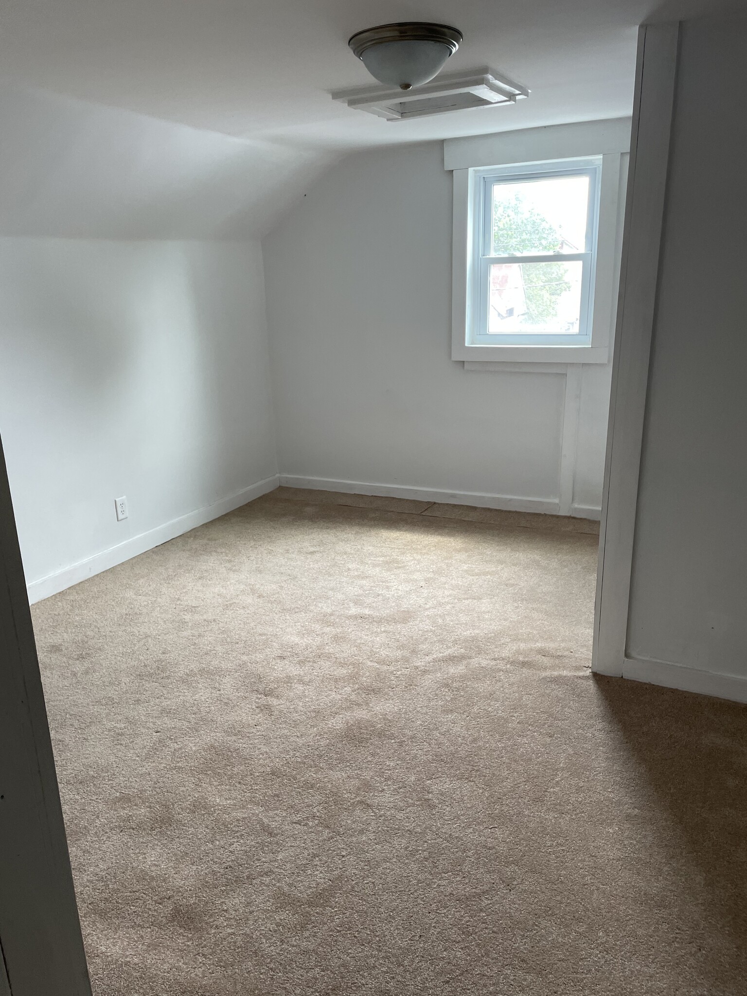 Upstairs loft - 224 1st St