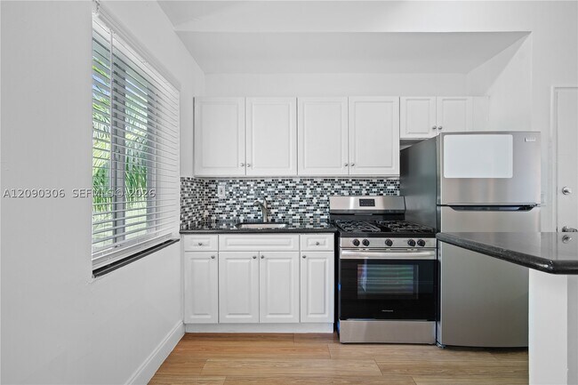 Building Photo - 272 NE 53rd St