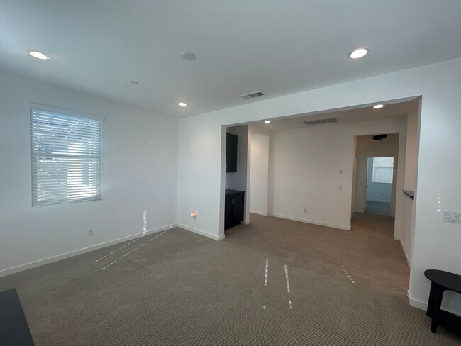 Building Photo - Modern 4 Bedroom Home with Downstairs Suite, Owned Solar & Resort-Style HOA Amenities