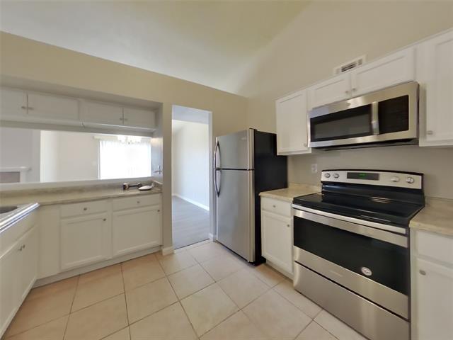 Building Photo - 7808 Portman Ave