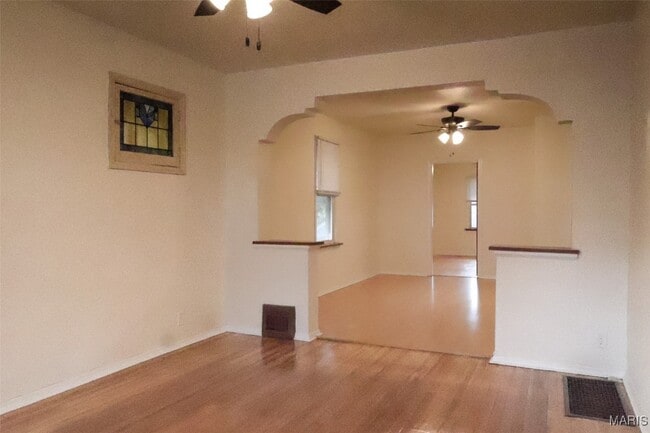 Building Photo - 6418 Hoffman Ave