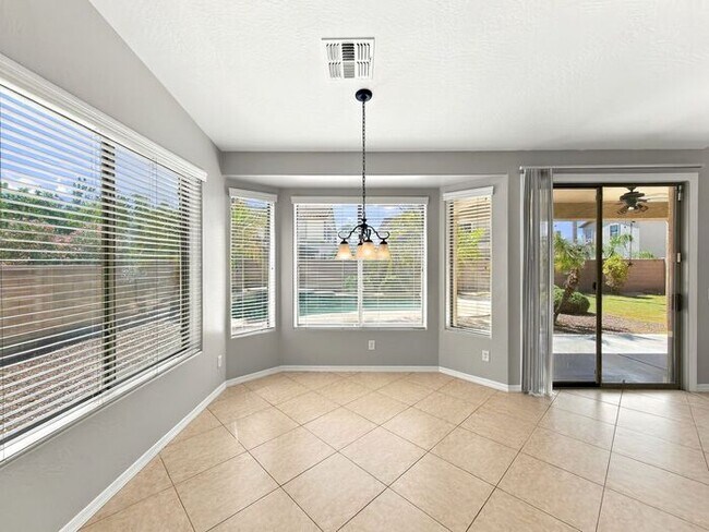 Building Photo - Gilbert 5-Bedroom Home with Pool, Loft & Primary Suite Downstairs – Minutes from Gilbert Regional...