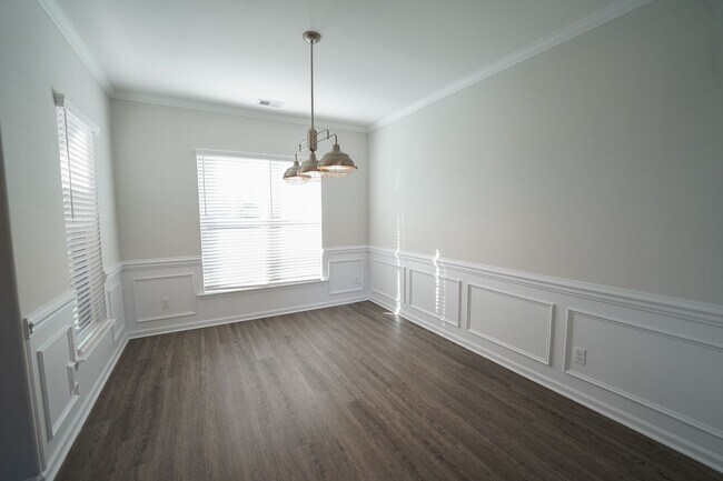 Building Photo - Available Soon!