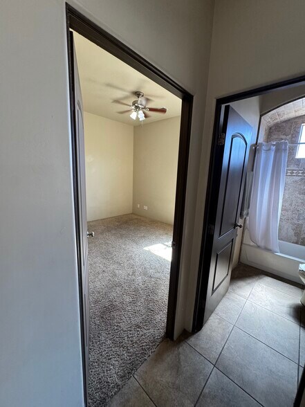 Building Photo - 4600 6th St NW