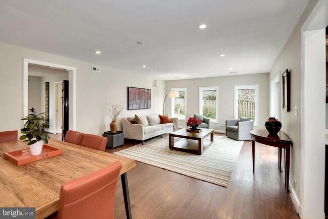 Building Photo - 4708 Yuma St NW