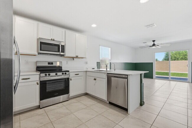 Building Photo - 12168 E Sunflower Ln
