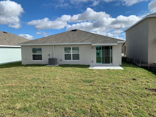 Building Photo - 16763 Parker River St