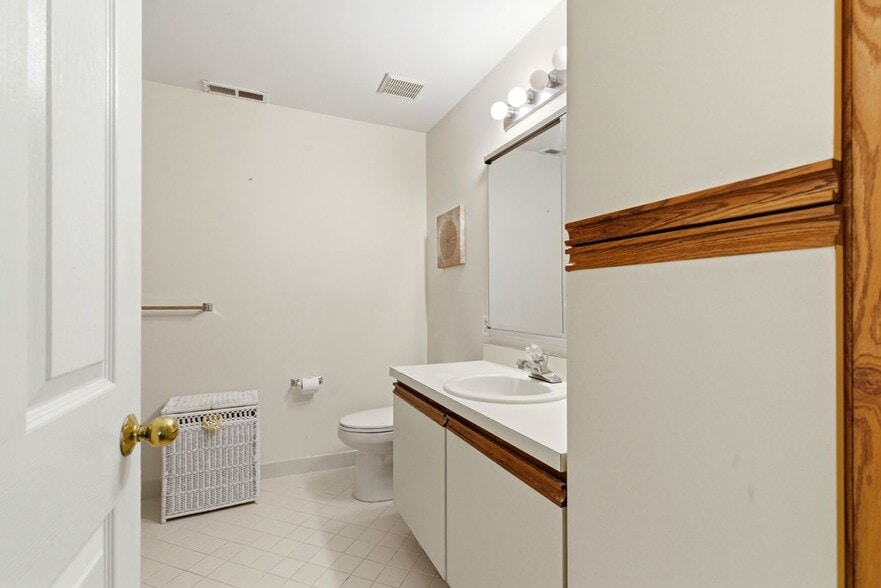 Building Photo - 3403 Waltham Ct