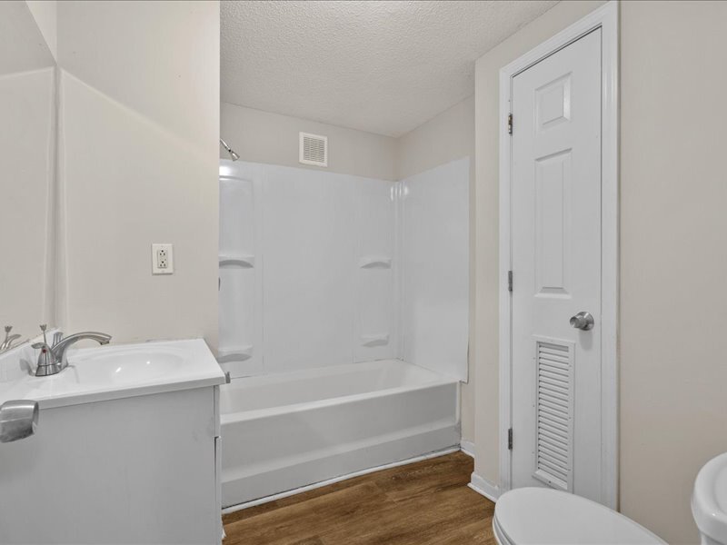 Building Photo - 10 W 98th St