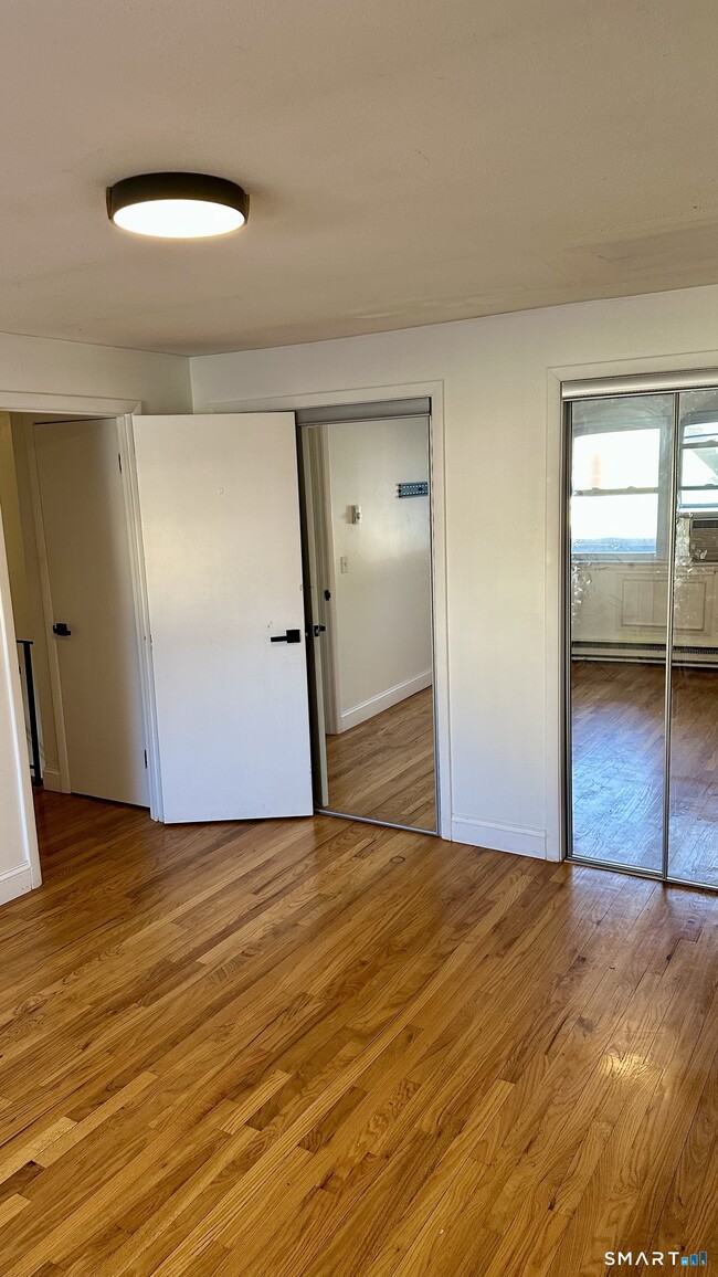 Building Photo - 293 Millville Ave