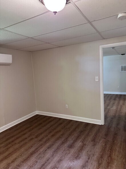 Building Photo - 4837 Cascade Dr