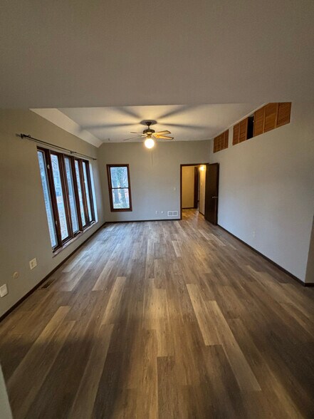 Building Photo - 601 Hillsboro Ave